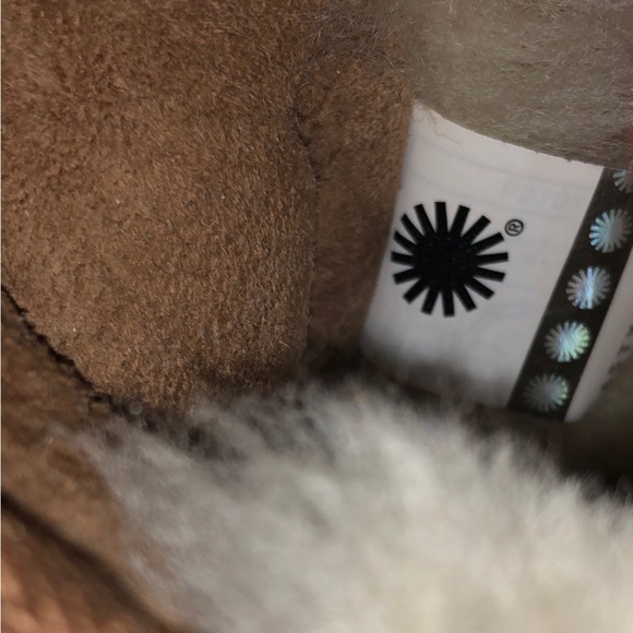 UGG Mukluk Revival Size 6 - Picture 8 of 8